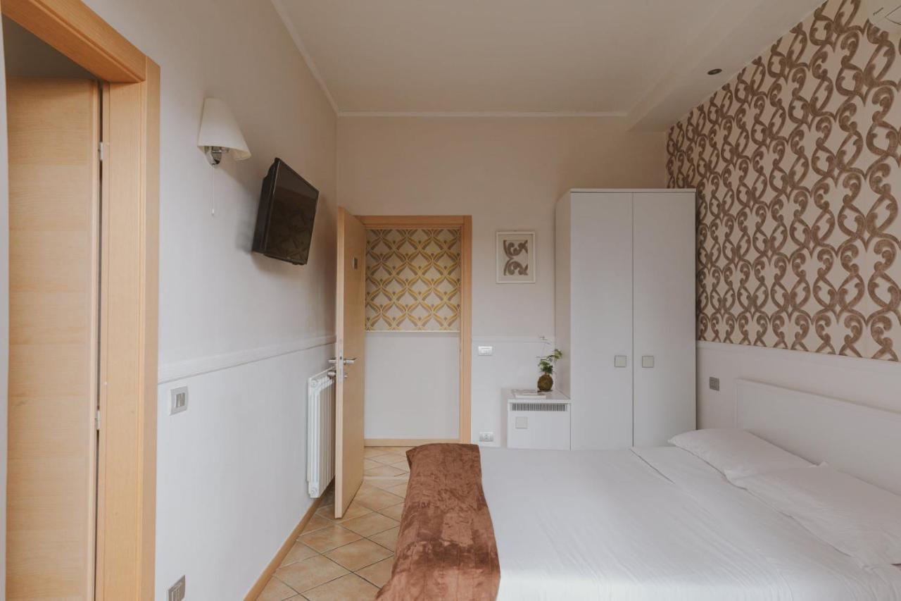 Residenza Il Giglio Hotel Rome Exterior photo